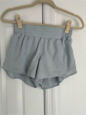 lululemon Hotty hot shorts size 4 light blue EUC